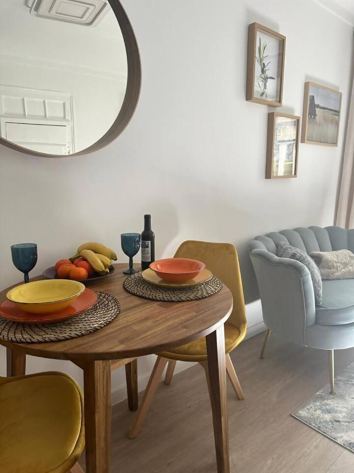 Stylish Renovated Apartment In Chiado Lisbon Exterior photo
